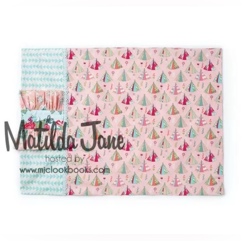 MATILDA JANE (Happy and Free) So Campy Pillowcase - NEW
